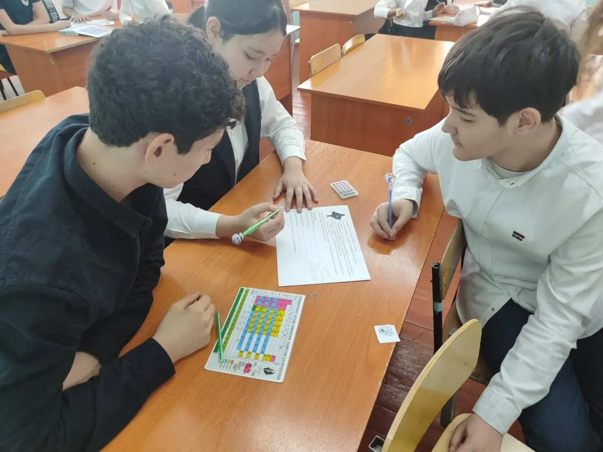 В рамках мероприятия «Пути достижения результатов посредством организации подготовительных курсов для будущих учителей» была организована платформа для обмена опытом между учителями физики и химии